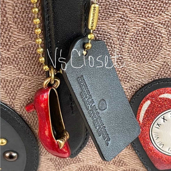 ❤️2019 Exclusive Wizard of Oz Coach Tote - Picture 7 of 14